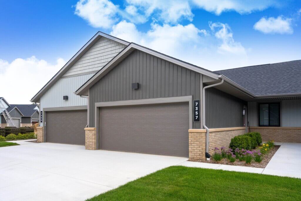 Exterior view of Woodview Commons Ranch Homes in Ann Arbor Michigan, a commercial construction project that consisted of Multifamily housing